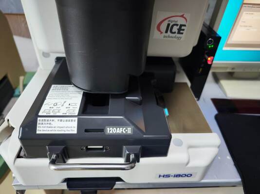 노리츠 HS1800 독립형 필름 스캐너 (120AFC-II 및 135AFC-II 필름 캐리어 포함) 및 EZ 컨트롤러 – 전문 사진 현상소 스캔 장비 협력 업체